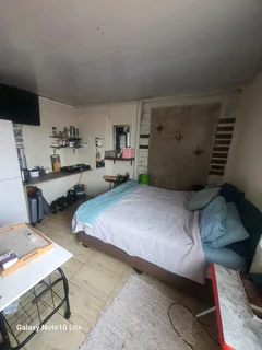 Bachelor unit at the Bluff