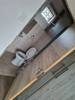 1 bachelor room immediately available.  Rent R2800, Deposit R2800. X30 MAHUBE NEXT TO MAMS MALL