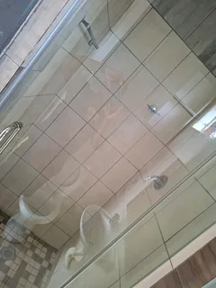 1 bachelor room immediately available.  Rent R2800, Deposit R2800. X30 MAHUBE NEXT TO MAMS MALL