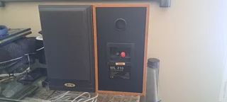 Amplifier and speakers