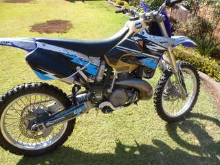 2002 Yamaha YZ 250cc off road.