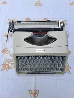 Vintage Underwood 18 typewriter