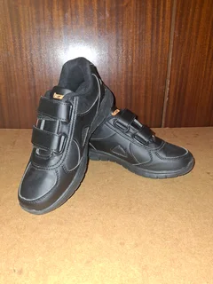 Buccaneers school shoes