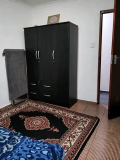 Room to rent in retreat only lady is needed