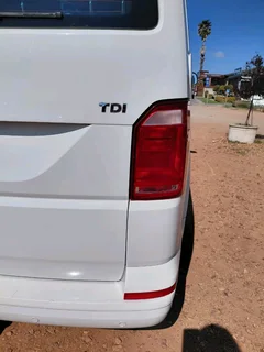 2017 VW T6 KOMBI 2.0 TDi M/T