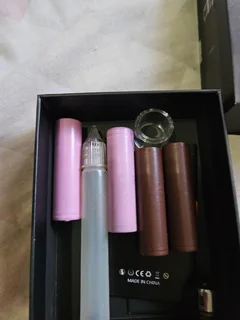 Geek Vape Aegis box vape with 2 sets of rechargeable batteries