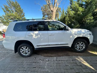 2017 Toyota Land Cruiser SUV 200 VX
