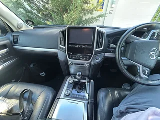 2017 Toyota Land Cruiser SUV 200 VX