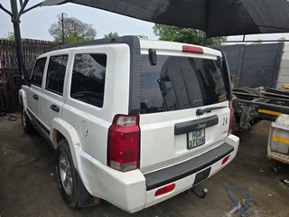 Stripping 2007 Jeep Commander