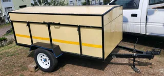 Trailer (Cosed top)
