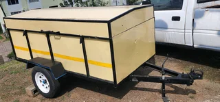 Trailer (Cosed top)