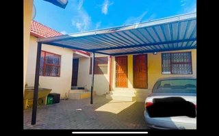 Bachelor room with own bthrm and kitchenette to rent in cosmo city ext 8 (wif&#43;cctv)