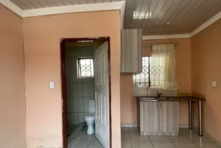 Bachelor room with own bthrm and kitchenette to rent in cosmo city ext 8 (wif&#43;cctv)