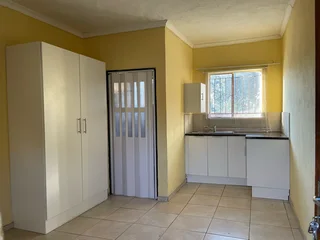 Bachelor with own bthrm & kitchenette to rent in Cosmo City ext 8 (wifi +solar)