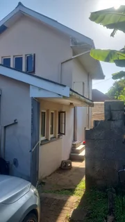 VINCENT, a spacious 3 bedroomed duplex apartment available from 1/12/2025 in a quiet street.