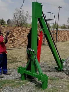 Aapstert met baalvurk