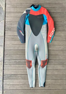 Selling a Men Wetsuit ION, large (L) 52, premium material neoprene, highest quality, never used