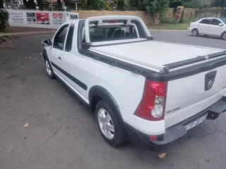2015 Nissan  Np200 1.6 sport
