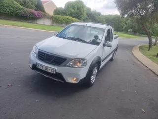 2015 Nissan  Np200 1.6 sport