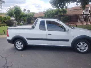 2015 Nissan  Np200 1.6 sport