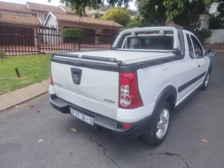 2015 Nissan  Np200 1.6 sport