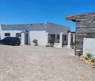 1 bedroom unit Highlands Estate Off Olieboom Road