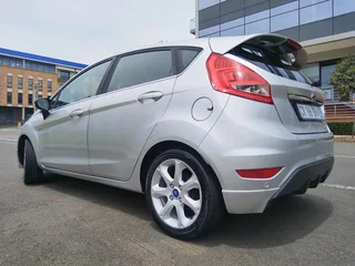 FORD FIESTA 1.6 TITANIUM