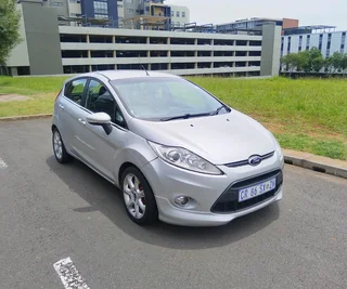 FORD FIESTA 1.6 TITANIUM