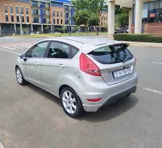 FORD FIESTA 1.6 TITANIUM