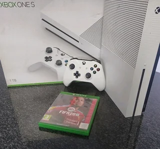 XBOX ONE S - 1TB