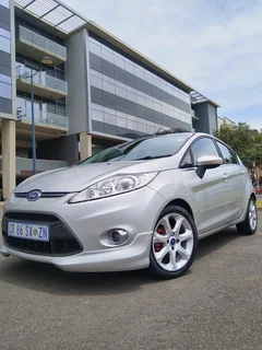 FORD FIESTA TITANIUM