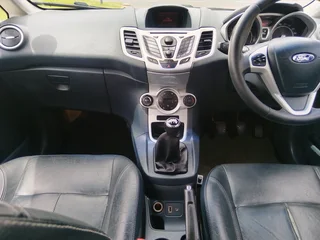 FORD FIESTA TITANIUM