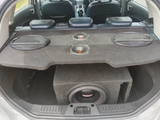 FORD FIESTA TITANIUM