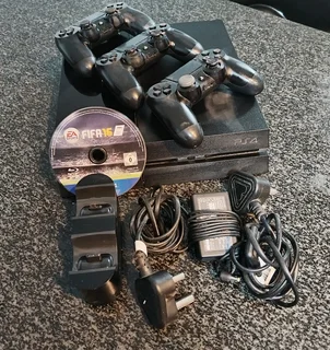 Sony PS4 Bundle