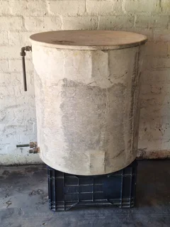 Feeder tank for sale