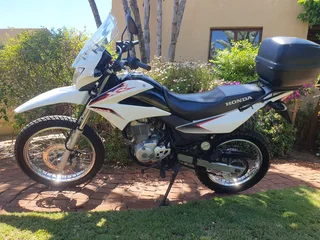 2017 Honda XR 150 L/ 2011 Honda XR 125 L.