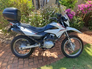 2017 Honda XR 150 L/ 2011 Honda XR 125 L.