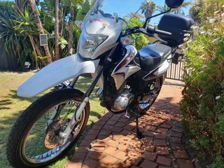 2017 Honda XR 150 L/ 2011 Honda XR 125 L.