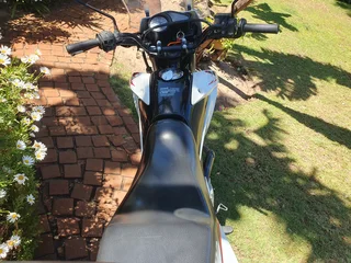 2017 Honda XR 150 L/ 2011 Honda XR 125 L.