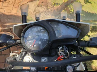 2017 Honda XR 150 L/ 2011 Honda XR 125 L.