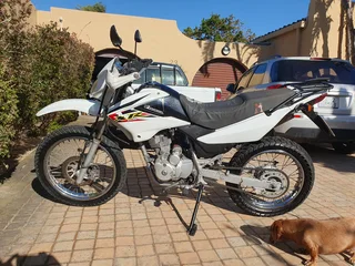 2017 Honda XR 150 L/ 2011 Honda XR 125 L.