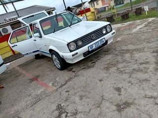 Golf 1 2009, billabong addition, 2l 8v, carb, (2E motor, Ffz gearbox) car starts and moves, daily..