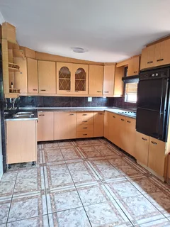 Exquisite 4 Bedroom House In Central Malvern  To Let