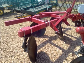 2 Row Ridger / 2 Ry Wal maker / Operter