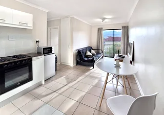 Modern 3-Bedroom Apartment in Guldenpark, Strand