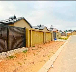 Nice 3Bed house at Roodepoort up for Rental