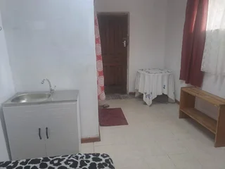 Bachelor flat to let