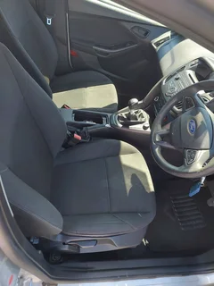 2015 Ford Focus Ambiente Sedan