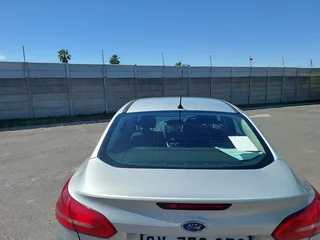 2015 Ford Focus Ambiente Sedan