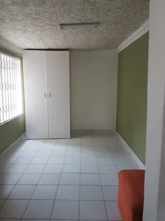 Bachelor Pad - Lyndhurst, Johannesburg